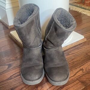 UGG Women's Gray Sheepskin Boots
